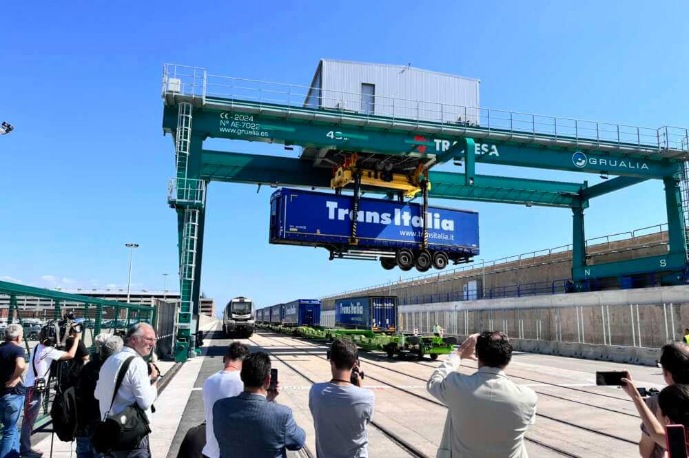 Grecia-Italia-Valencia-Madrid y, pronto, Portugal: arranca la primera autopista ferroviaria de España