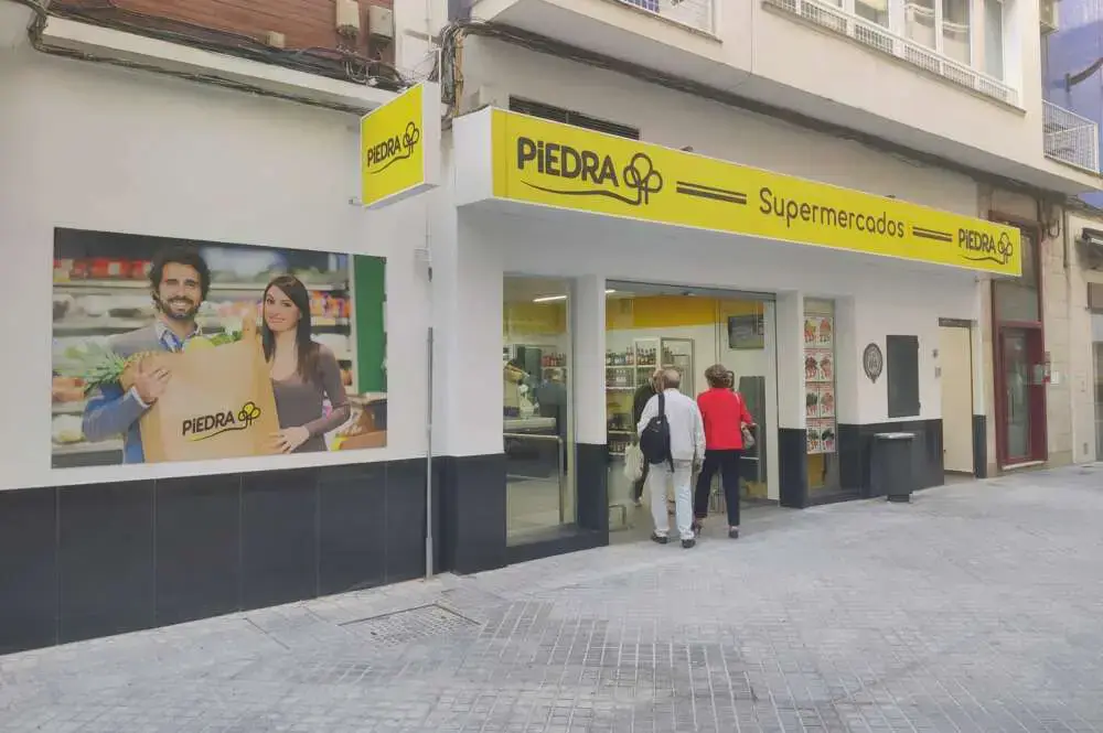 Los hermanos Piedra disparan sus beneficios un 23% gracias a la apertura de tiendas al por mayor