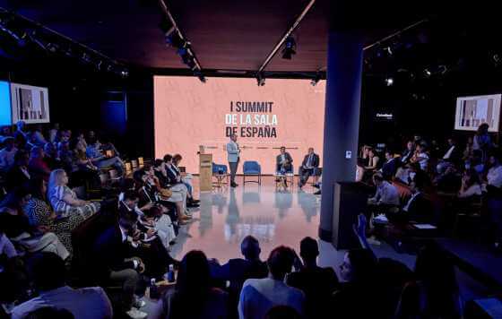 Manifiesto de la sala de España: «Soy camarero… y lo seré toda mi vida» 