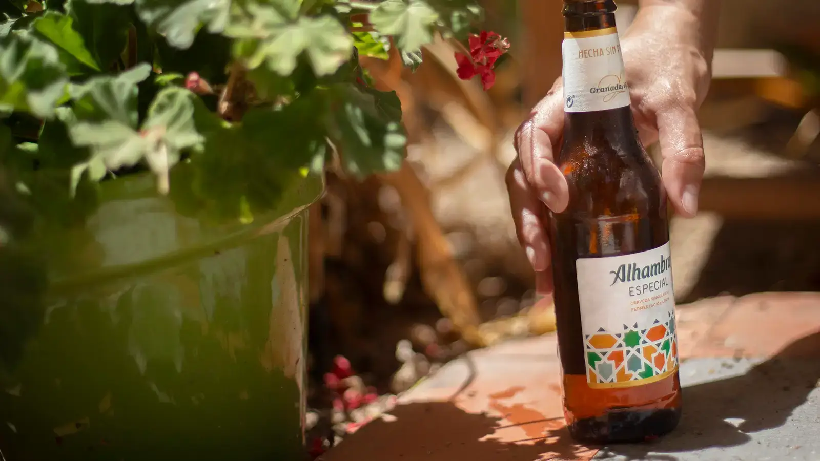 Alhambra Especial reta a los andaluces a capturar su verano