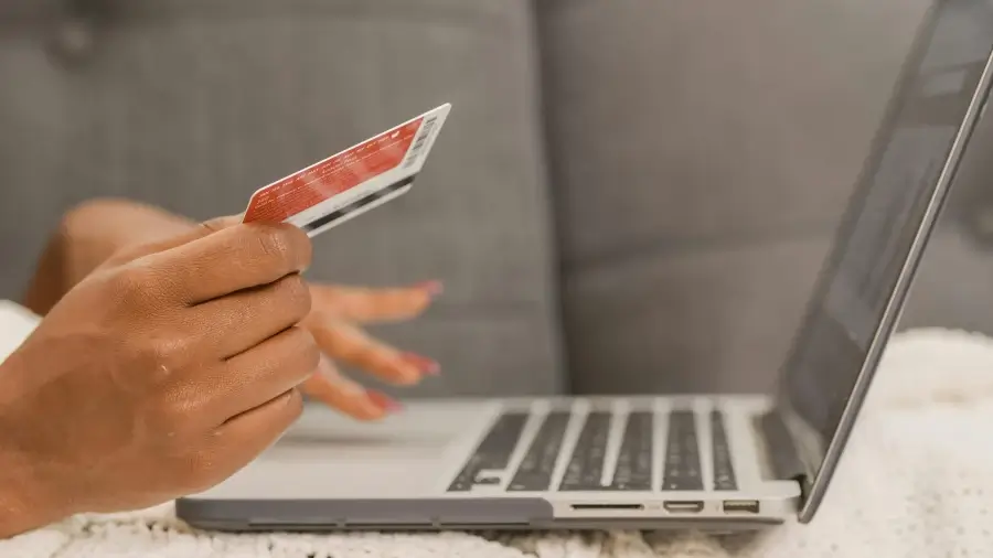 El envío a domicilio continúa siendo la opción preferente para el 69% de los consumidores online