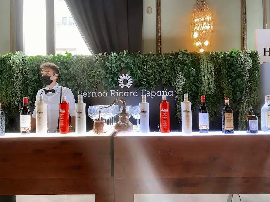 Pernod Ricard fía el crecimiento del volumen al mantenimiento de los precios en 2025