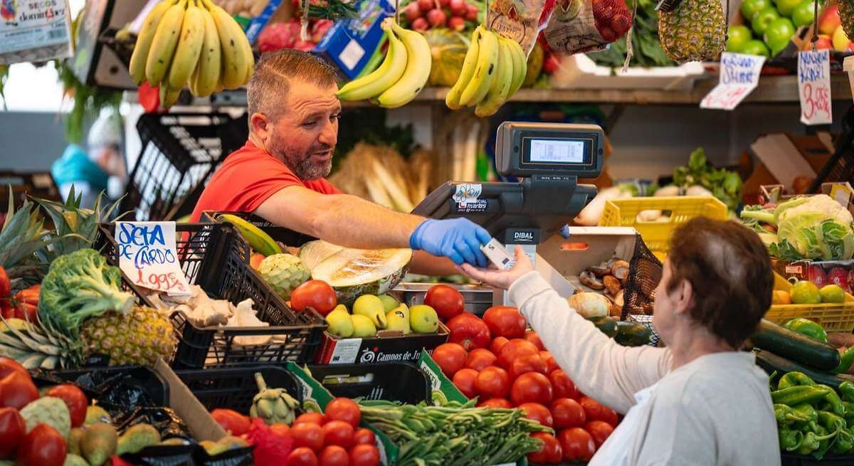 Los mercados tradicionales buscan con Inteligencia Artificial fórmulas para mejorar su rentabilidad