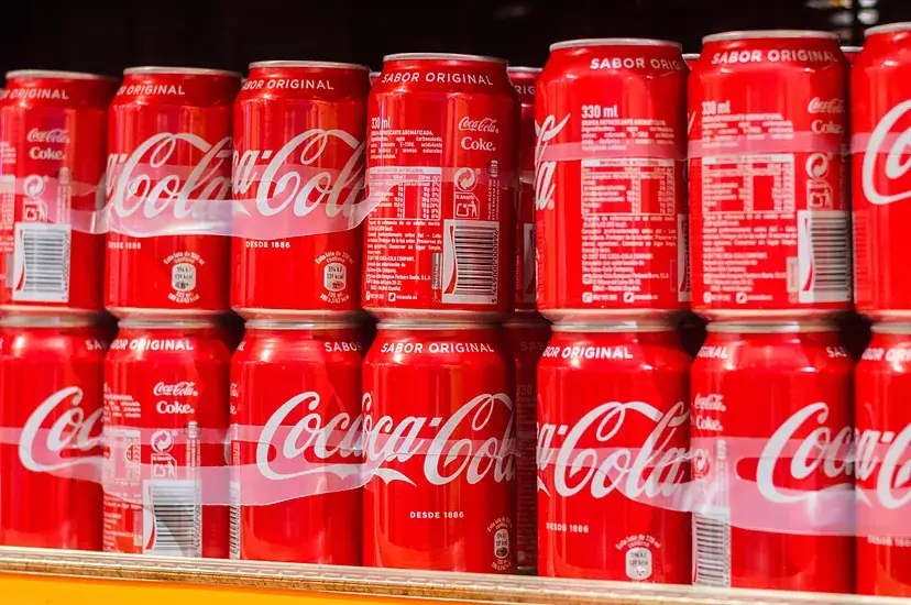 Coca-Cola gana consumidores, cuota y genera 1.377 millones