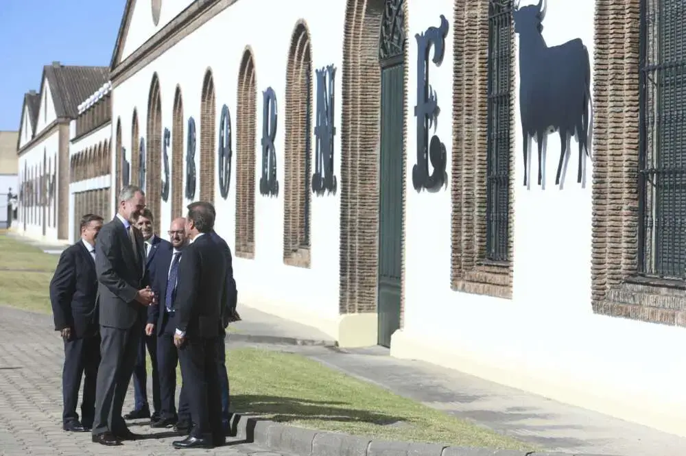 El arancel al brandy europeo afectará a los beneficios de Grupo Osborne: «El país al que más exportamos es China» 
