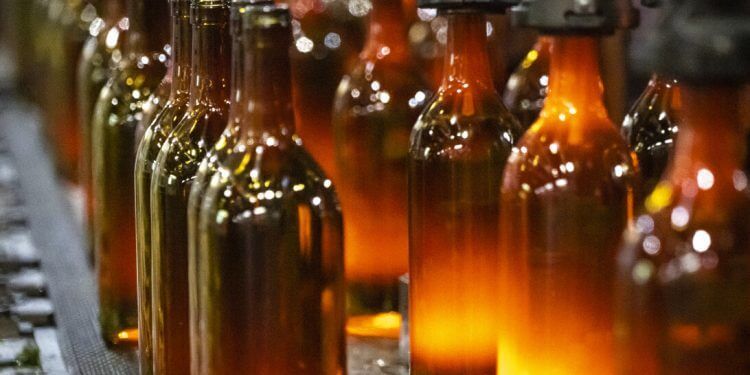 Vidrala y Acciona Energía desarrollan una solución pionera para la fabricación de envases de vidrio más sostenibles