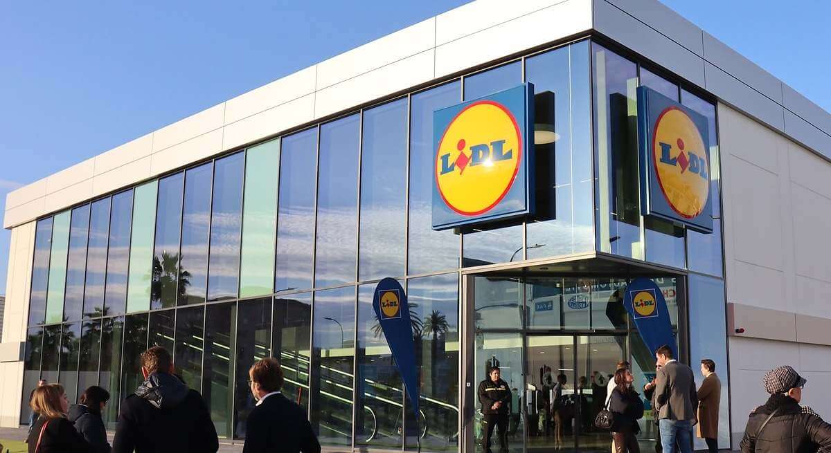Lidl acelera en España: recorta cuota a Mercadona y Carrefour y abrirá 80 tiendas hasta 2026
