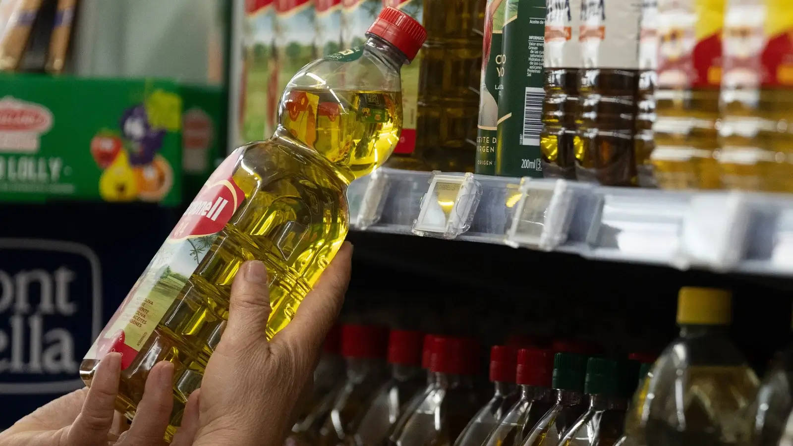 El aceite de oliva virgen extra alcanza nuevo precio esta semana de octubre: sorprendentemente baja