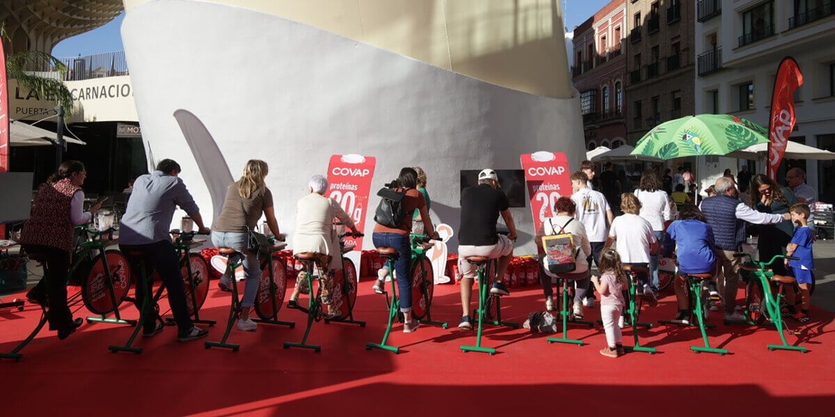 Lácteos Covap presenta su última innovación con una acción sostenible de street marketing