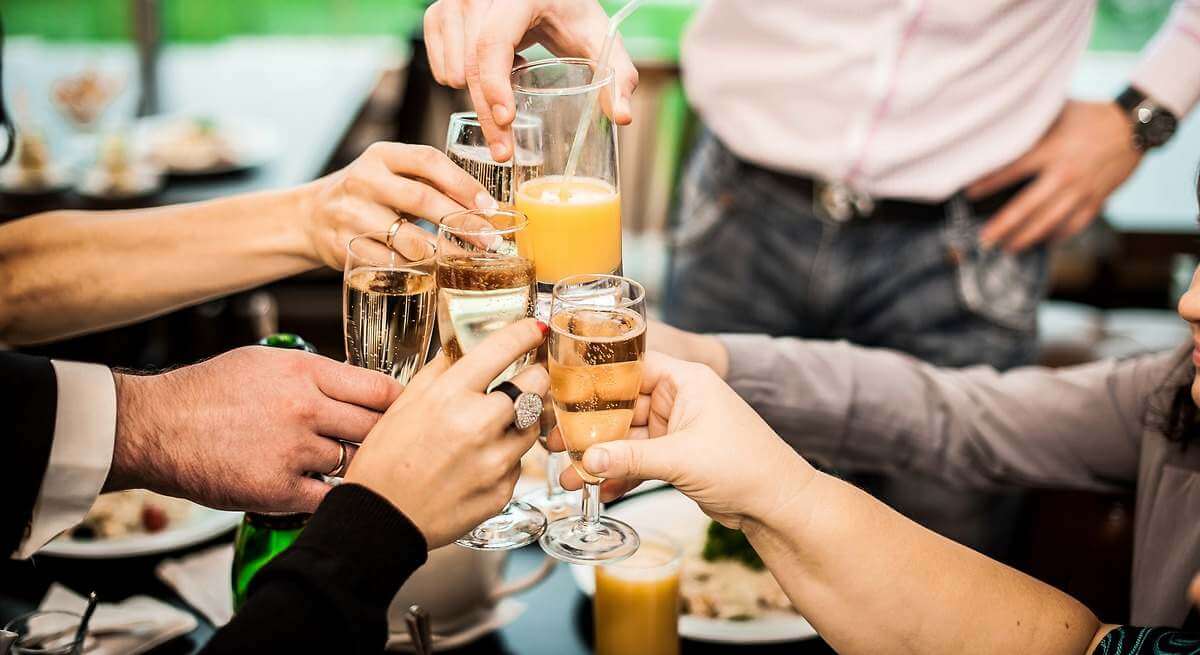 La mitad de los consumidores mantendrá o elevará su gasto en bares y restaurantes esta Navidad