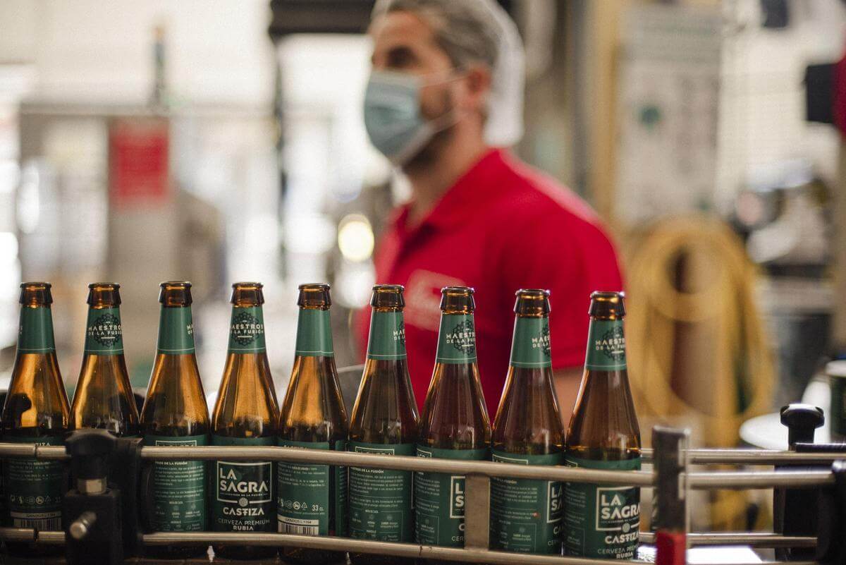 Las grandes cerveceras se beben a los artesanos del sector