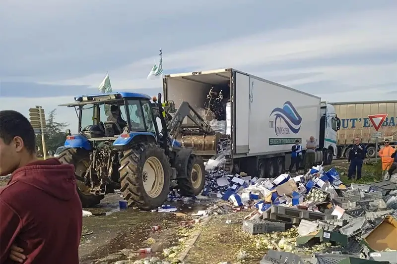 Nuevas movilizaciones de agricultores franceses en la frontera con España