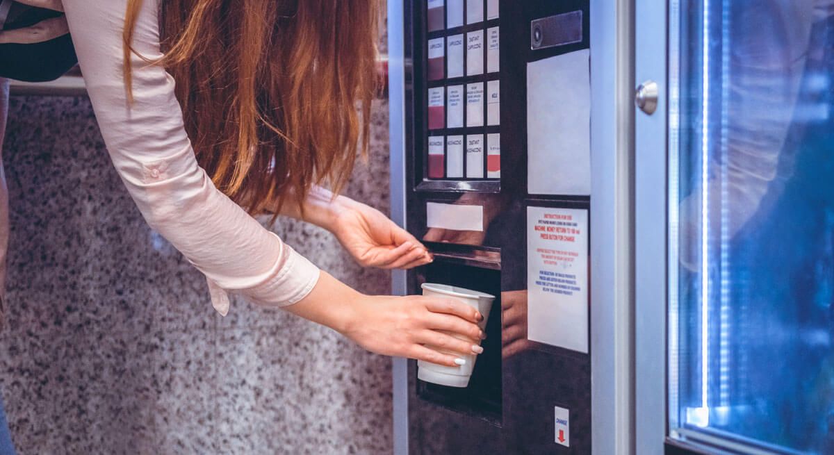 El ‘vending’ acusa a la banca de quedarse con hasta el 70% de comisión en sus ventas