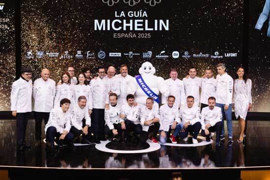 La Guía Michelín eleva a Casa Marcial al podio de los triestrellados 