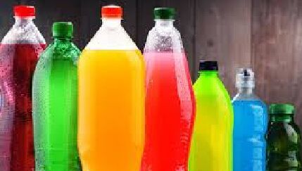 El Gobierno prohibirá el consumo de bebidas azucaradas en los comedores escolares y solo se beberá agua