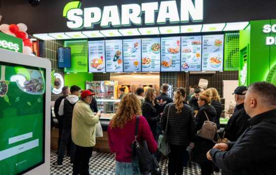 Spartan, la marca griega de comida rápida, aterriza en España y busca franquiciados 
