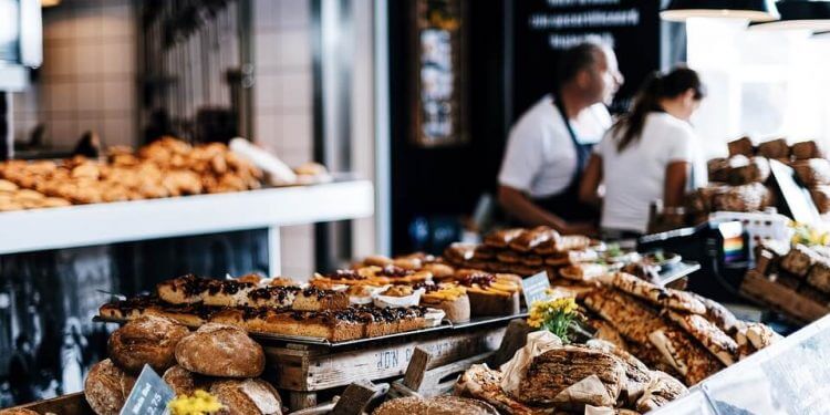 Alarma por el cierre de 8.870 comercios locales en España