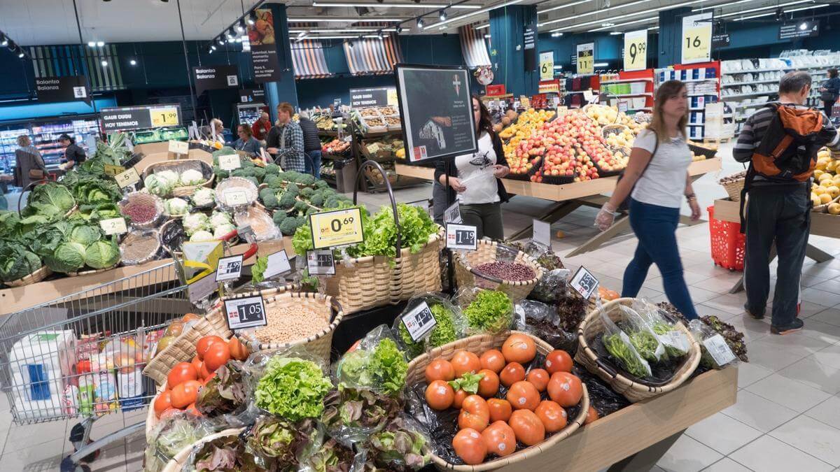 El consumo en grandes superficies aumenta casi un 2% en el último año