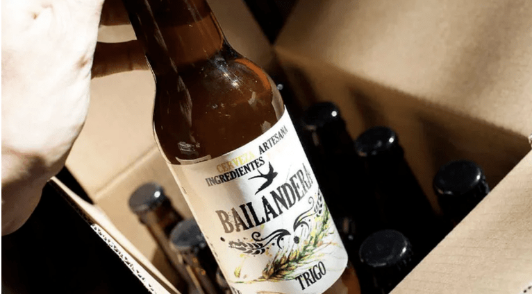 Cerveza Bailandera, la aventura de cuatro madrileñas que se marcharon a la Sierra Norte para crear una cooperativa