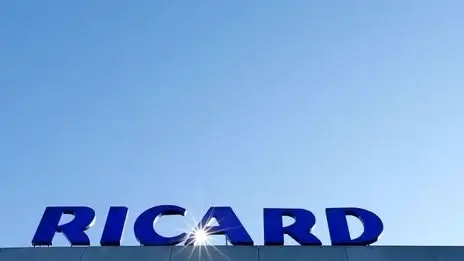 Pernod Ricard considera la venta del champán Mumm, según fuentes