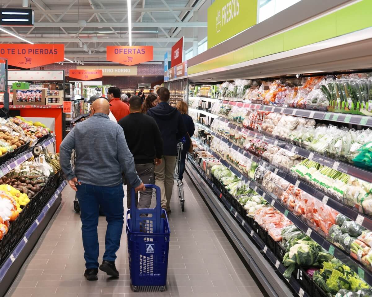 La avalancha legislativa asfixia al comercio con 3,4 nuevas normas al día en 2024
