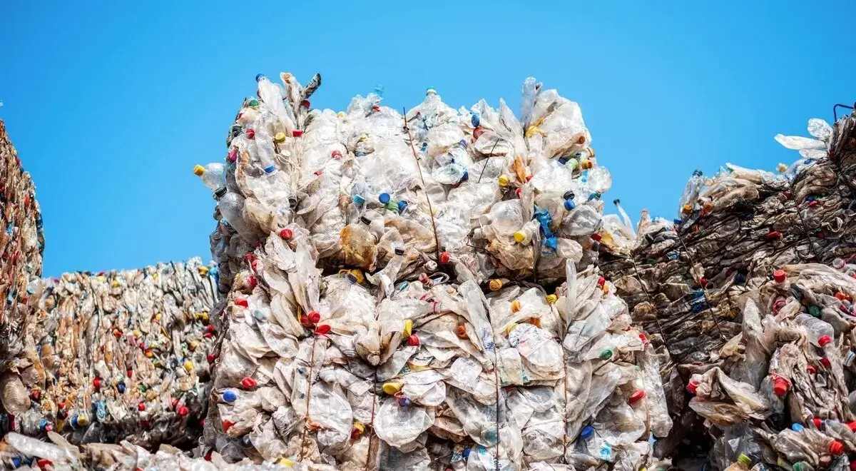 La industria del reciclaje de plástico en la UE, al borde del colapso por la presión económica y la competencia desleal