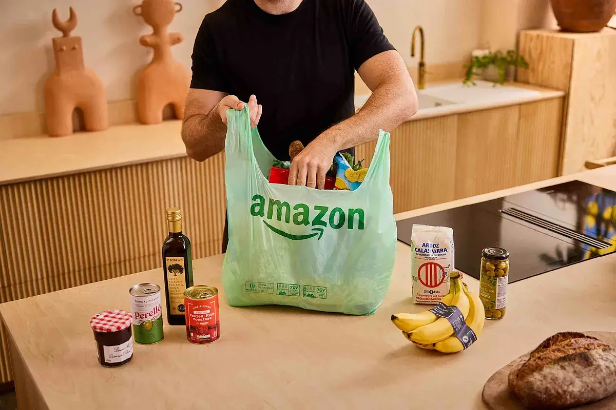 Hacia un futuro sin embalajes: Amazon desarrolla bolsas de la compra biodegradables para sus entregas de alimentación