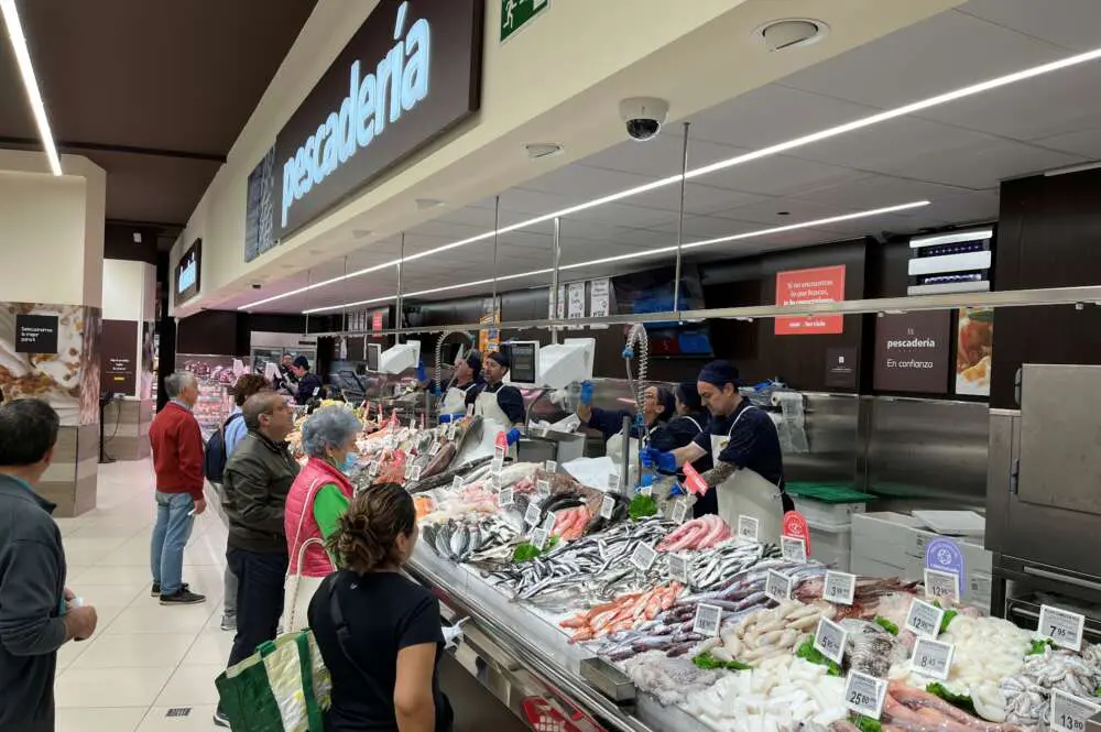 Gadisa, Vegalsa y Froiz se expanden con más de 150 supermercados fuera de Galicia