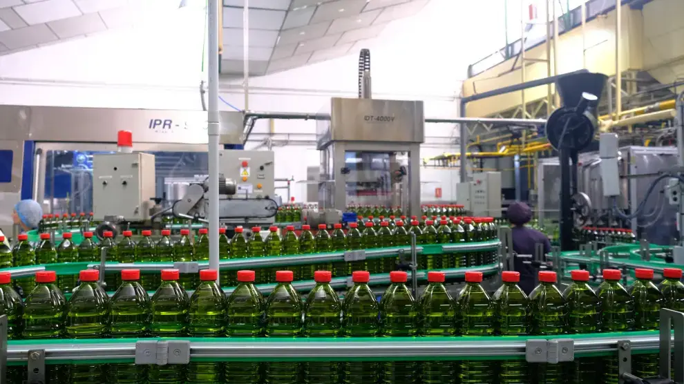 El ‘arancelazo’ de Trump refuerza la apuesta de los productores de aceite de orujo de oliva por España para evitar una crisis