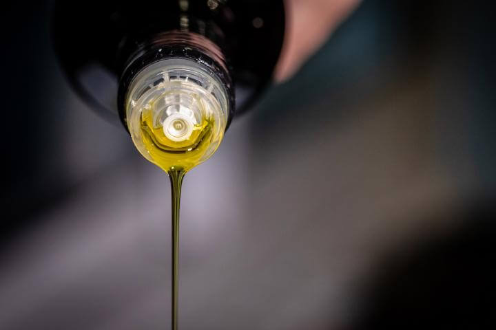 Las bodegas de aceite de oliva se vacían a precio de ruina