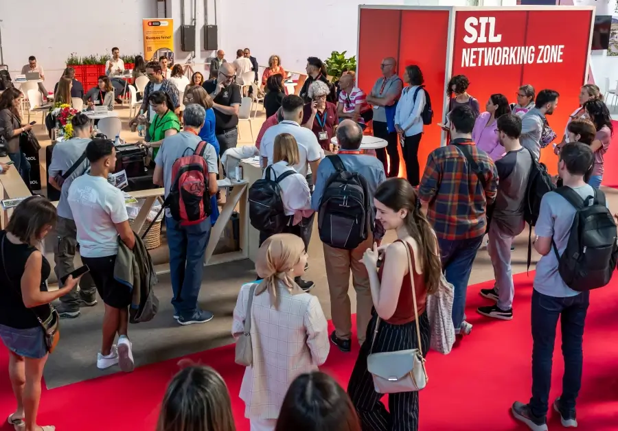 El sector logístico se apoya en la IA mientras continúa trabajando para atraer y retener talento