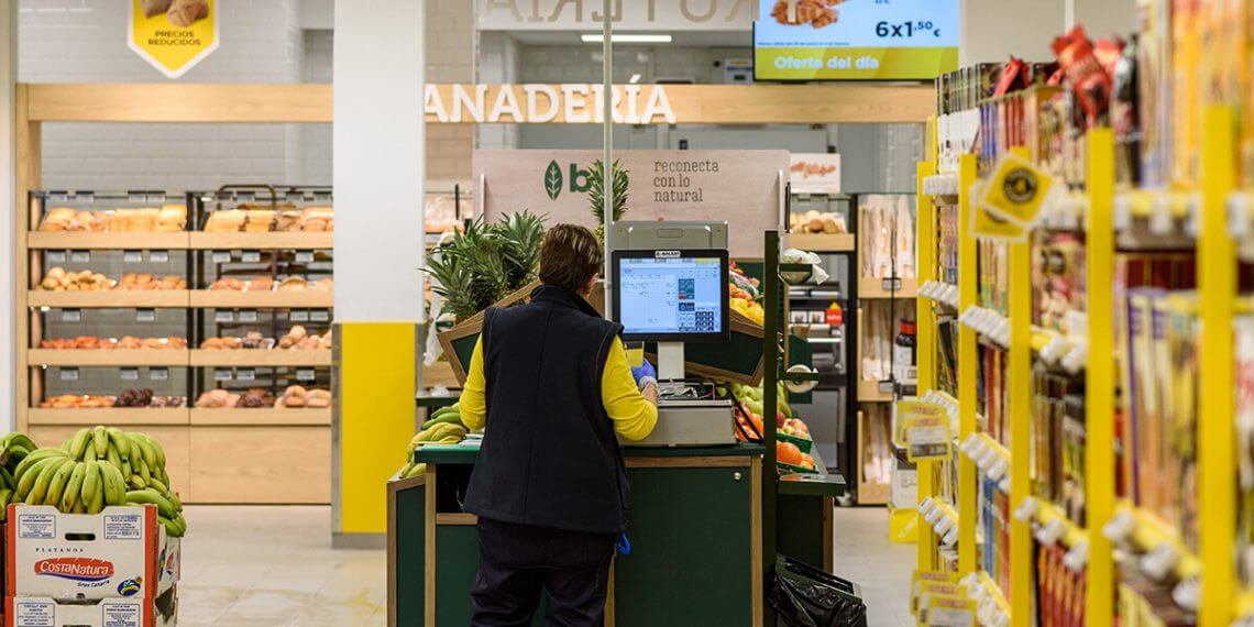 Alimerka implanta la jornada laboral de cinco días y 37,5 horas semanales