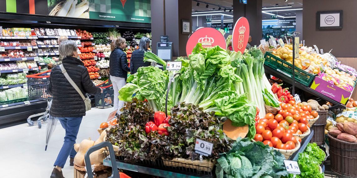 Más de 370 productores ya participan en el programa de Eroski para mejorar las prácticas ambientales