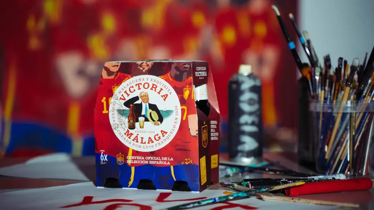 Cerveza Victoria lanza una edición especial por TVBoy
