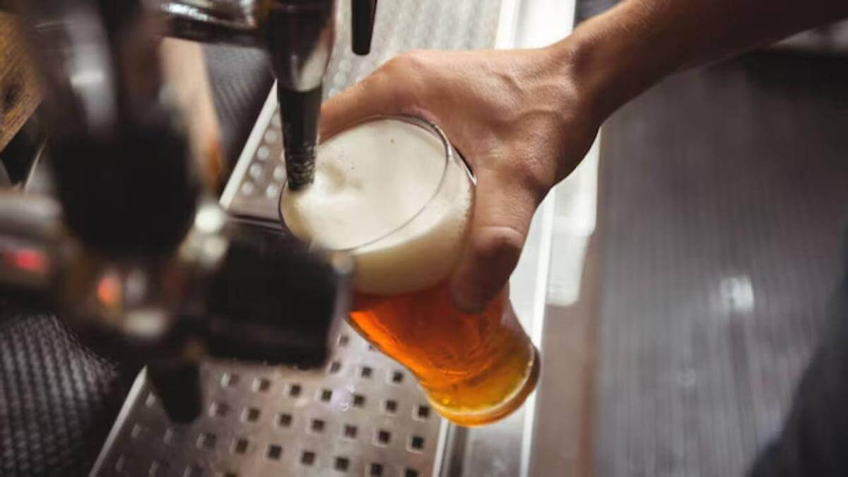 La cerveza con el pañuelo de San Fermín de la que se podrá disfrutar en Navarra durante dos semanas