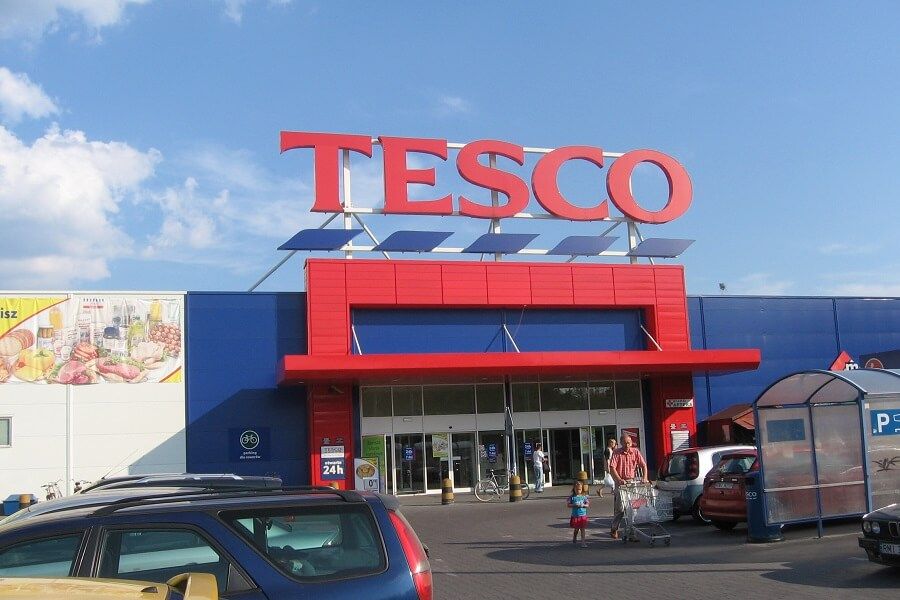 Tesco refuerza su apuesta por el retail y lanza F&F online para competir con Costco y Walmart