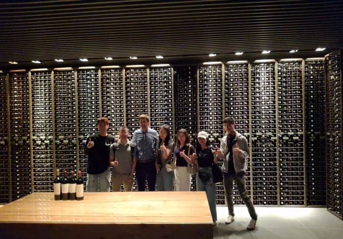 Expertos chinos del sector HORECA visitan bodegas españolas para impulsar la presencia del vino nacional en China