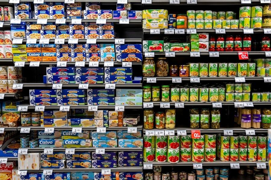 Las compras de urgencia del apagón empujaron la venta de conservas un 8,4 %