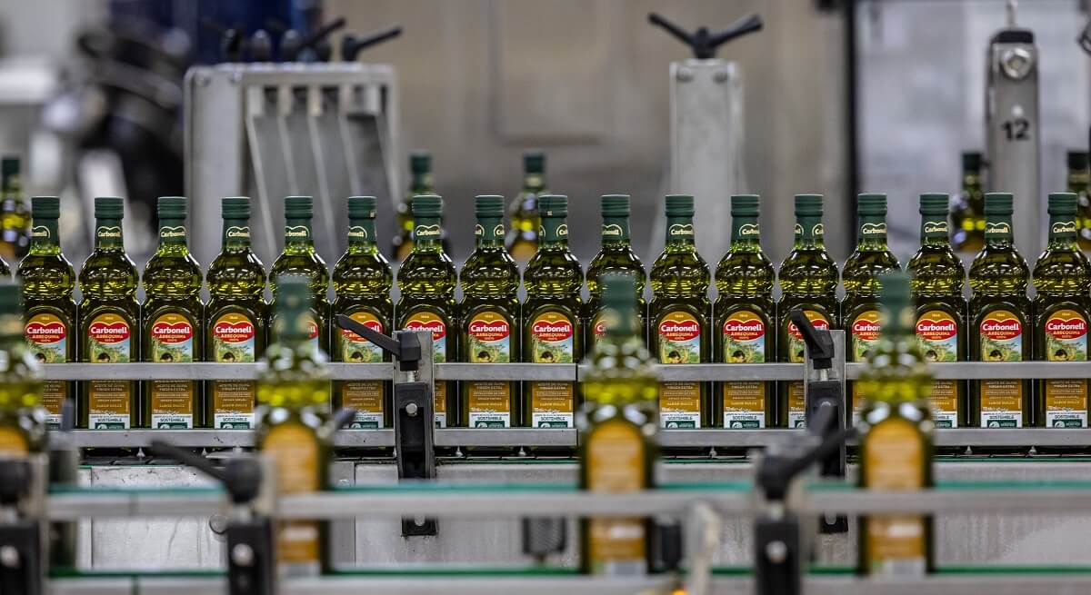 Deoleo, el mayor productor de aceite de oliva del mundo, advierte a los consumidores de EEUU de un doble golpe
