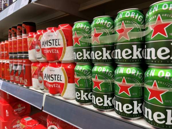 Los supermercados se adaptan a los turistas: más cervezas y batidos y atención en inglés