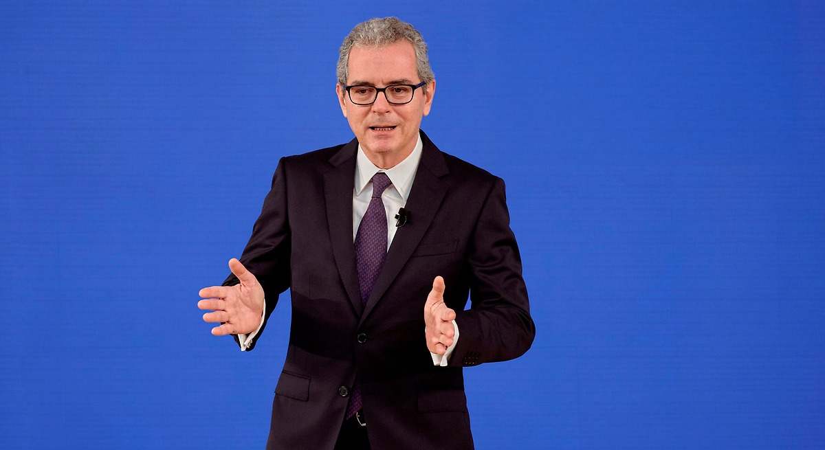 Nestlé anuncia la salida de Paul Bulcke y adelanta la elección de Pablo Isla como presidente