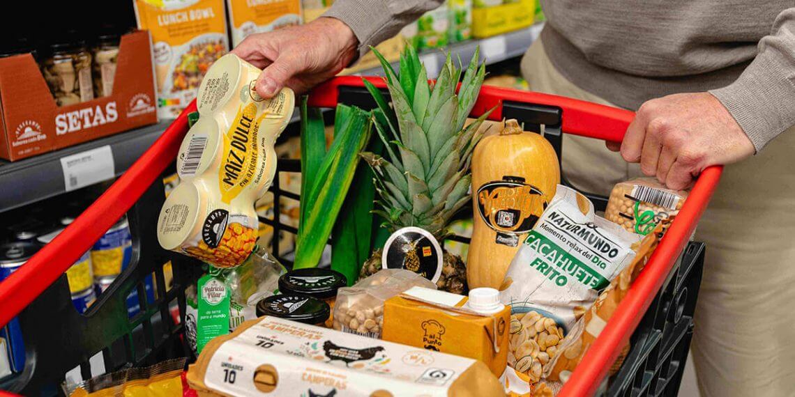 El 77% de los consumidores compra productos en oferta para reducir su gasto en la cesta de la compra