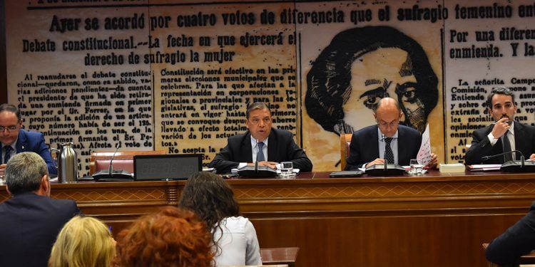 Los incendios calcinan más de 35.400 hectáreas agrícolas y afectan a miles de explotaciones ganaderas