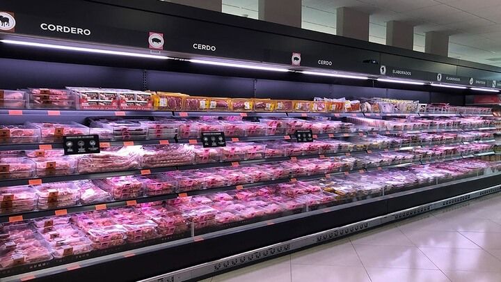 Mercadona y sus muebles refrigerados sin puertas: una disonancia estratégica entre sostenibilidad e identidad de marca