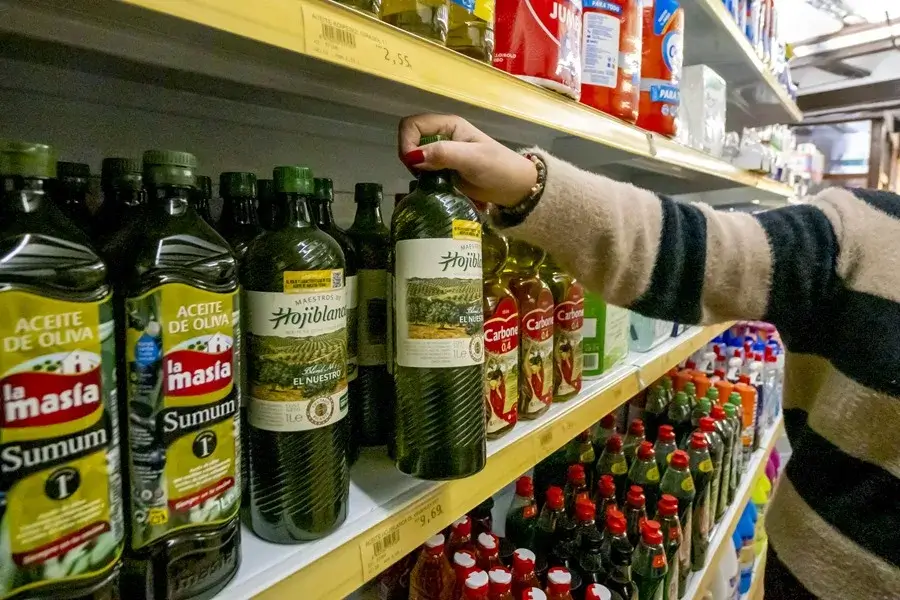 El consumo interno de aceite de oliva cae entre los ‘millennials’ y la restauración