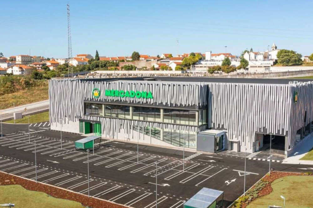Mercadona triplica la red de Froiz en Portugal y anuncia la apertura de dos tiendas en el Algarve en 2026