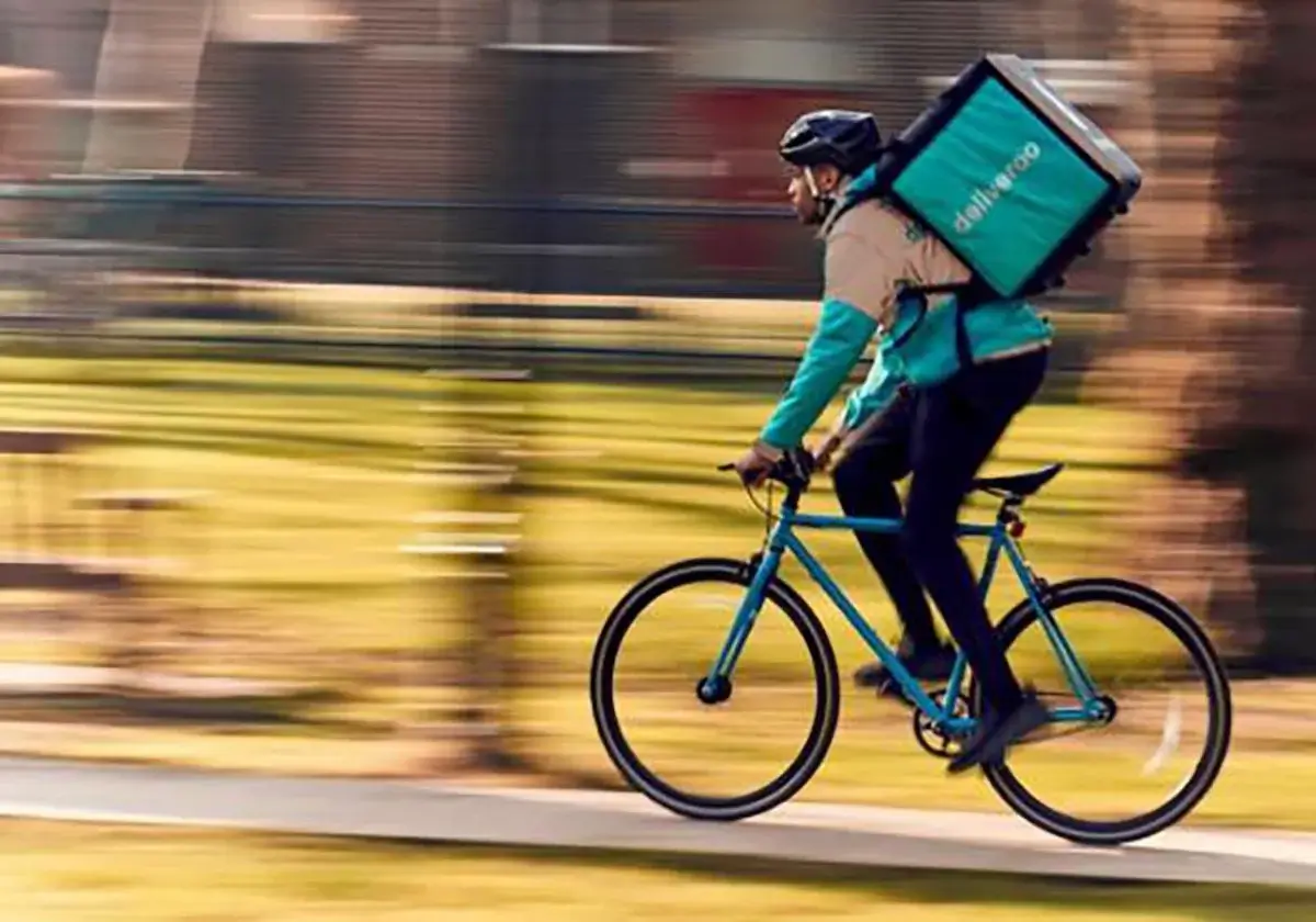 Bruselas da luz verde a la compra de la británica Deliveroo por la estadounidense DoorDash