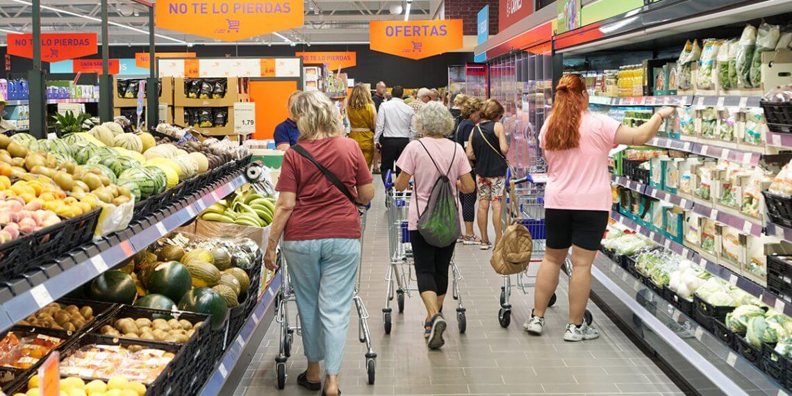 Tres de cada 10 familias cambian de supermercado en busca de precios bajos de las marcas propias