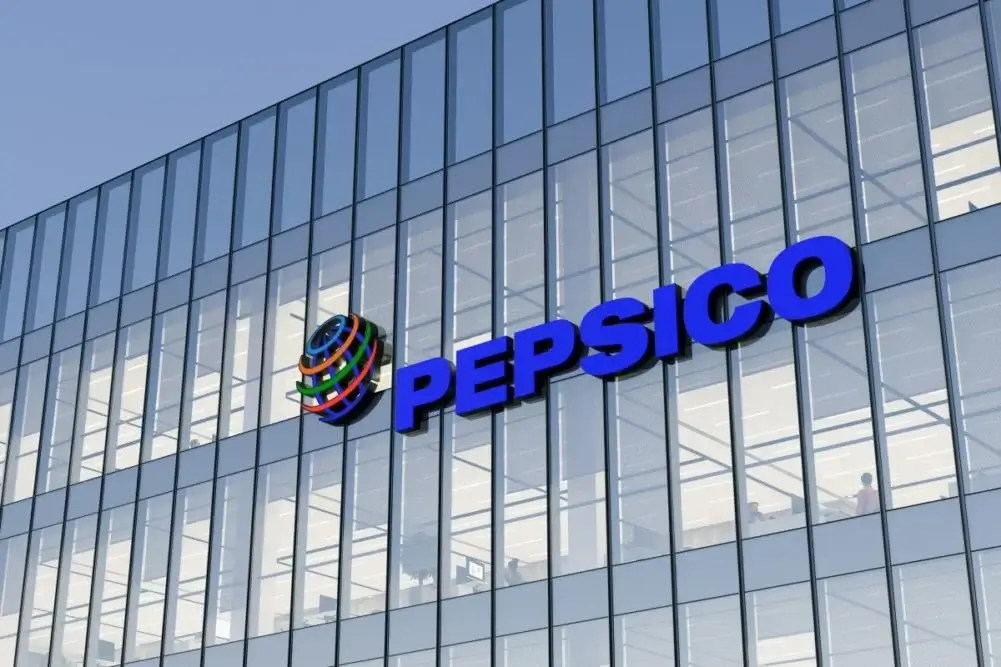 El dilema de PepsiCo tras perder un 15% de volumen en 15 años: seguir con control embotellador o apostar por la refranquicia
