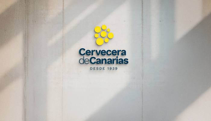 Cervecera de Canarias invierte 12 millones en modernizar su planta y crece un 14,5% en facturación